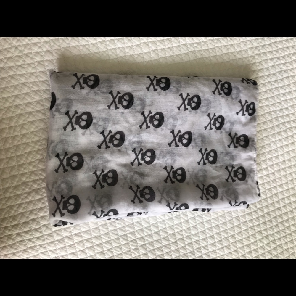 Cute skull scarf